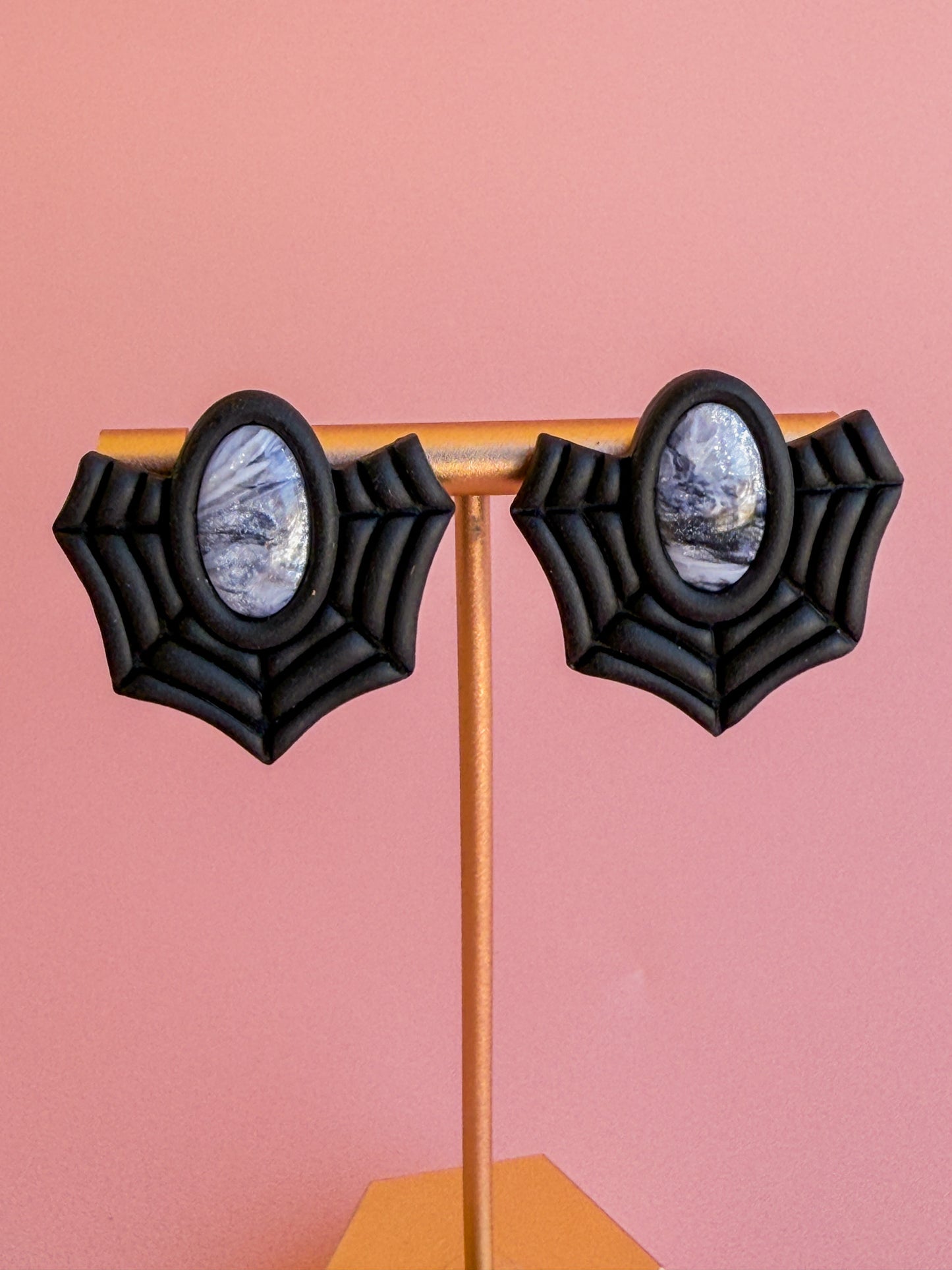 π€ Faux Stone Bezel Web Earrings