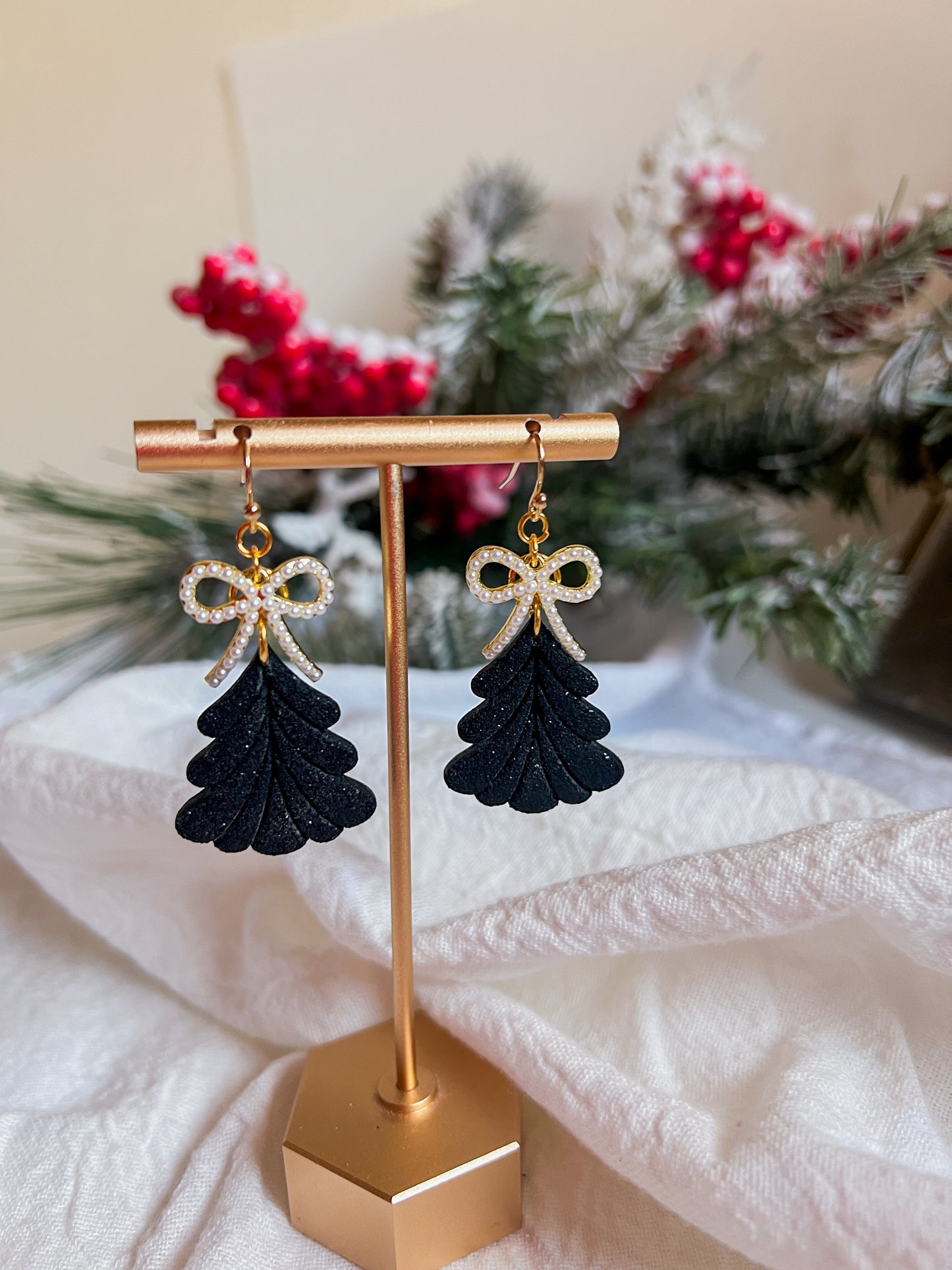 Black Sparkle Vintage Christmas Tree with Pearl Bow